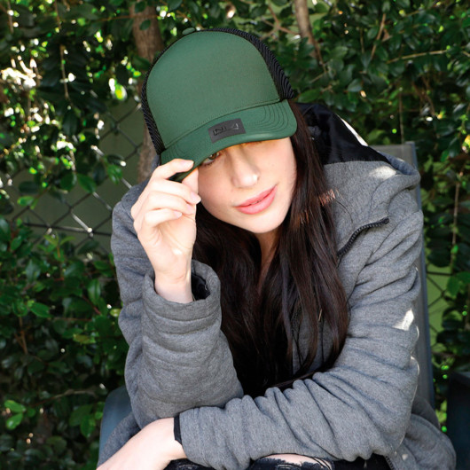 Promotional INIVI Polyester Seamless Caps Woman